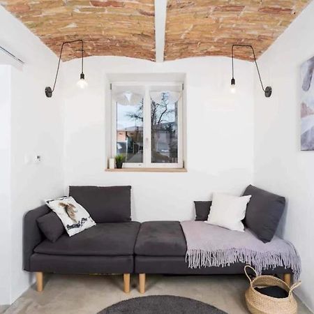Frombratislava Appartement Buitenkant foto